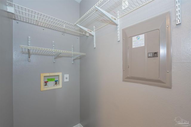 7060 Heather Oaks Dr, Pensacola, FL 32506