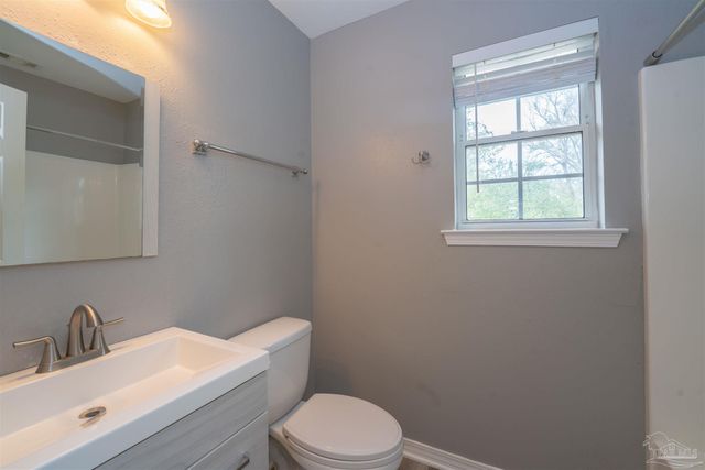 7060 Heather Oaks Dr, Pensacola, FL 32506