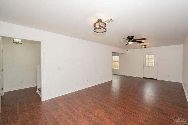 7060 Heather Oaks Dr, Pensacola, FL 32506