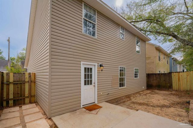 7060 Heather Oaks Dr, Pensacola, FL 32506