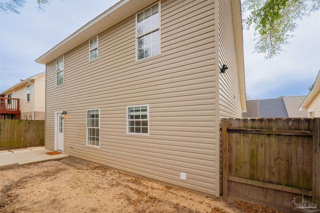 7060 Heather Oaks Dr, Pensacola, FL 32506