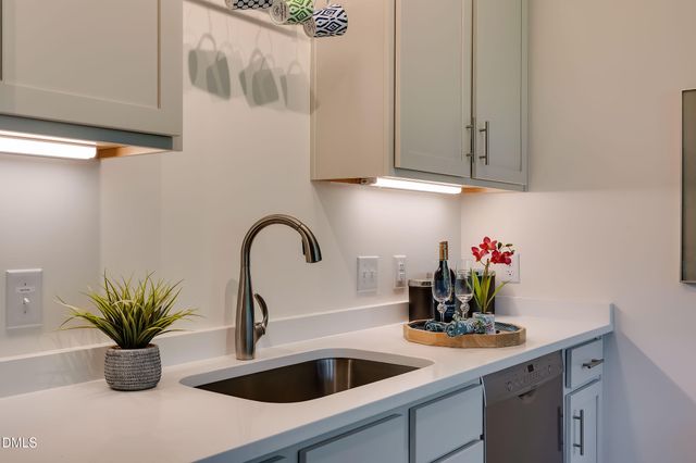 610 Trent Drive Unit 403, Durham, NC 27705
