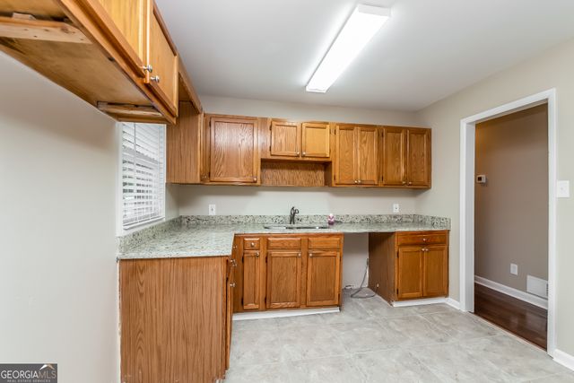 742 King Road, Jonesboro, GA 30236