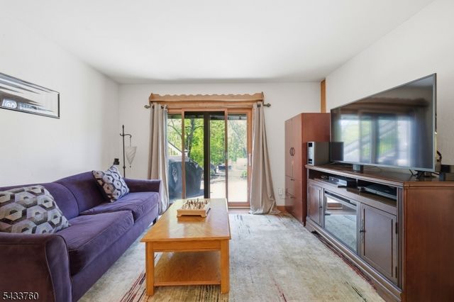 87 Readington Rd, Readington Twp., NJ 08889