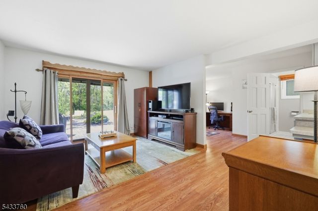 87 Readington Rd, Readington Twp., NJ 08889