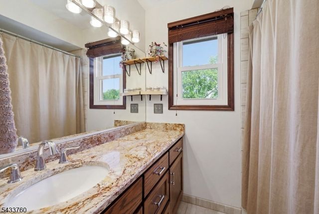 87 Readington Rd, Readington Twp., NJ 08889