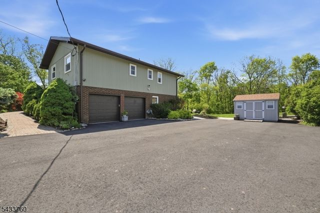 87 Readington Rd, Readington Twp., NJ 08889