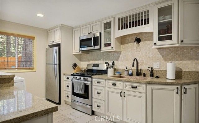 42651 La Placida Avenue, Big Bear Lake, CA 92315