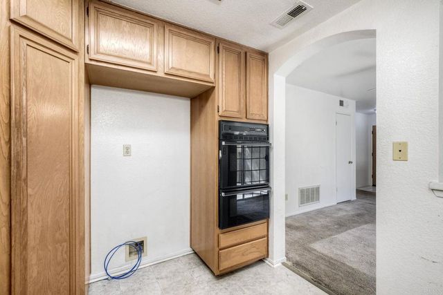 750 Breeze Hill Road 121, Vista, CA 92081
