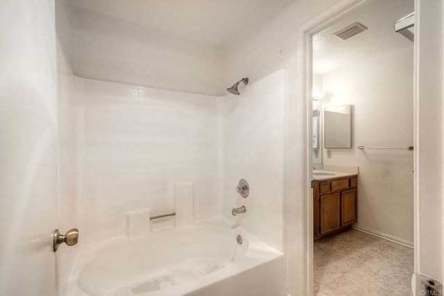 750 Breeze Hill Road 121, Vista, CA 92081