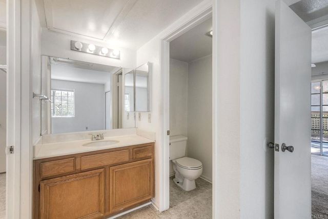 750 Breeze Hill Road 121, Vista, CA 92081