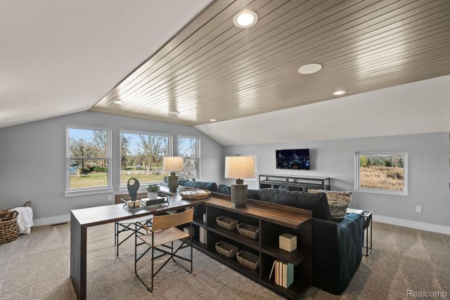 2685 Enclave Drive, Oakland Charter Township, MI 48363