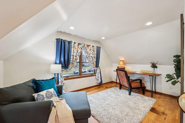 870 Parkview Avenue, Saint Paul, MN 55117