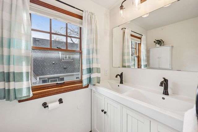 870 Parkview Avenue, Saint Paul, MN 55117