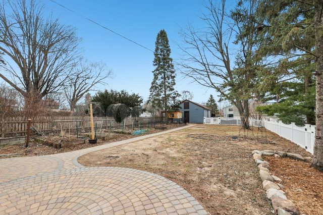 870 Parkview Avenue, Saint Paul, MN 55117