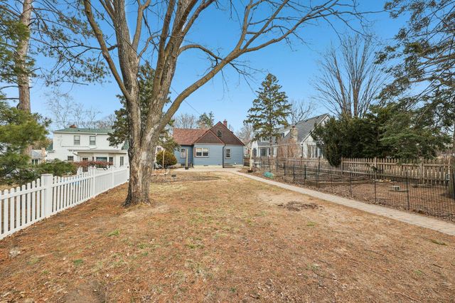 870 Parkview Avenue, Saint Paul, MN 55117