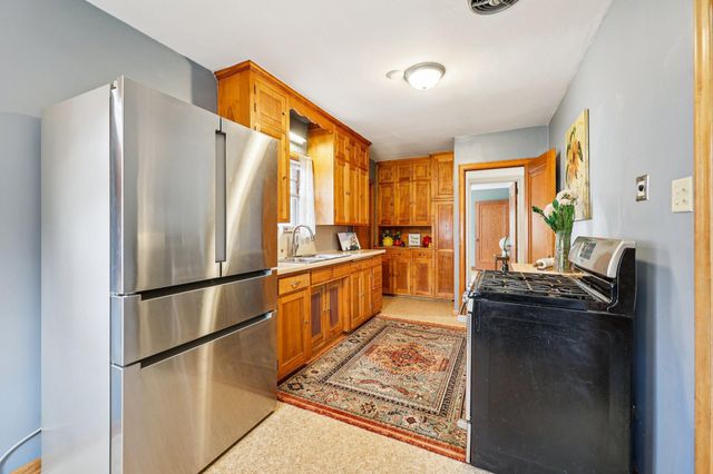 870 Parkview Avenue, Saint Paul, MN 55117