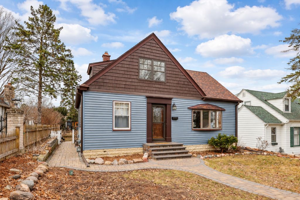 870 Parkview Avenue, Saint Paul, MN 55117