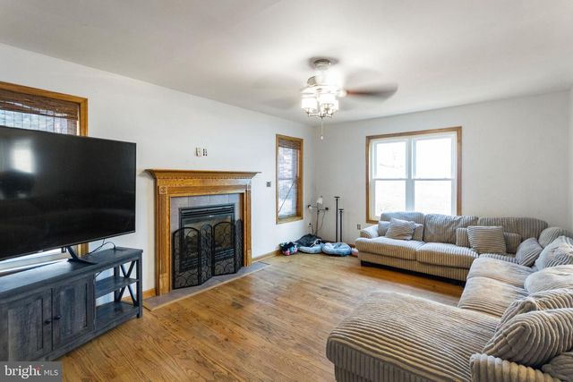 316 REAGAN DR, East Stroudsburg, PA 18301