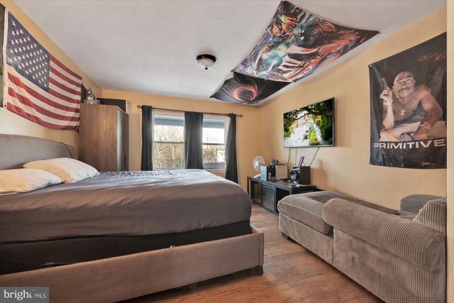 316 REAGAN DR, East Stroudsburg, PA 18301