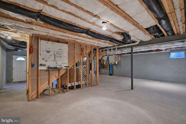 316 REAGAN DR, East Stroudsburg, PA 18301