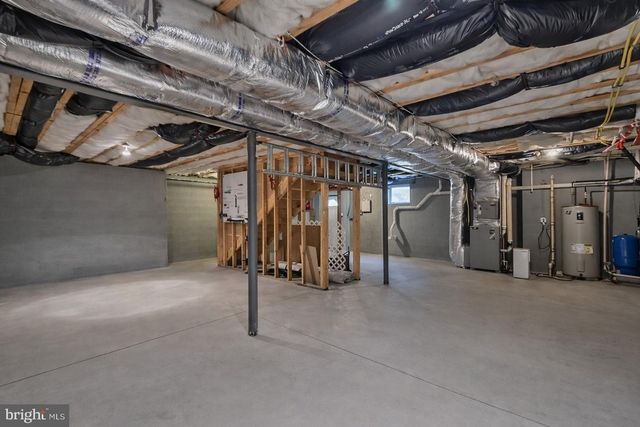 316 REAGAN DR, East Stroudsburg, PA 18301