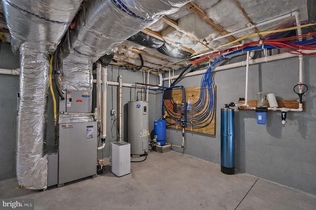 316 REAGAN DR, East Stroudsburg, PA 18301