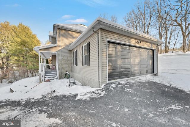 316 REAGAN DR, East Stroudsburg, PA 18301