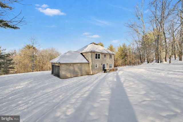 316 REAGAN DR, East Stroudsburg, PA 18301