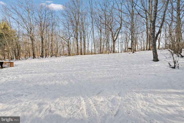 316 REAGAN DR, East Stroudsburg, PA 18301