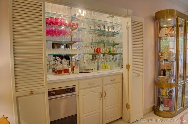 6642 S Jamestown Avenue, Tulsa, OK 74136