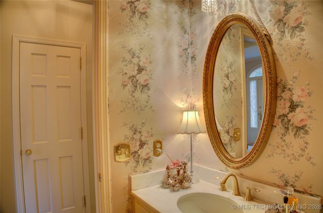 6642 S Jamestown Avenue, Tulsa, OK 74136