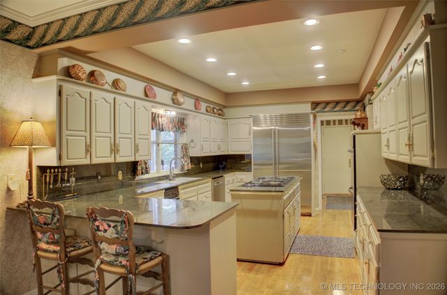 6642 S Jamestown Avenue, Tulsa, OK 74136