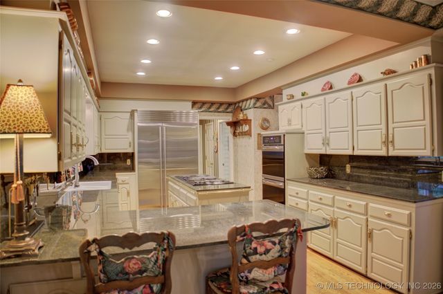 6642 S Jamestown Avenue, Tulsa, OK 74136