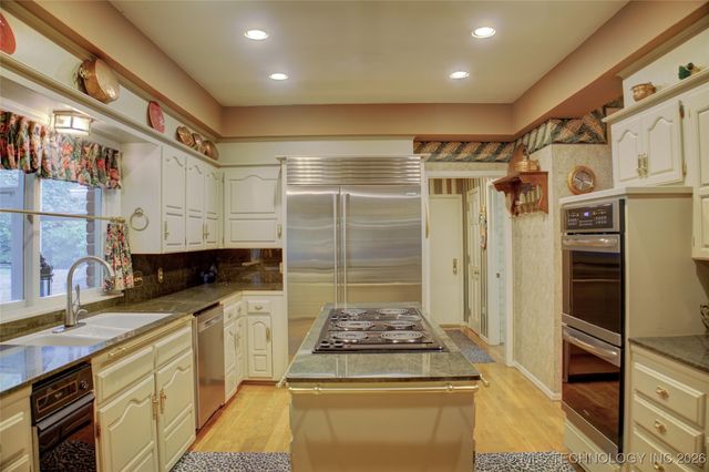 6642 S Jamestown Avenue, Tulsa, OK 74136