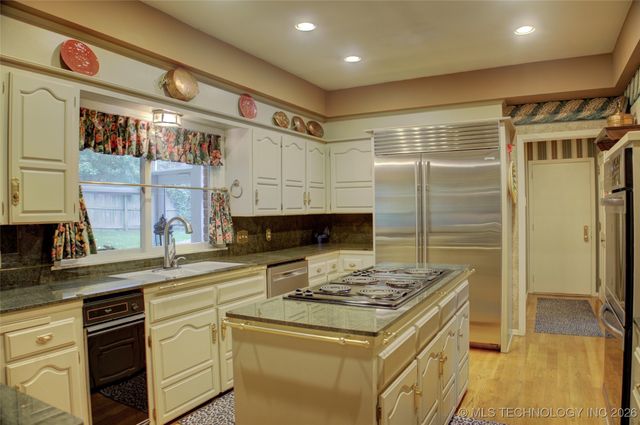 6642 S Jamestown Avenue, Tulsa, OK 74136