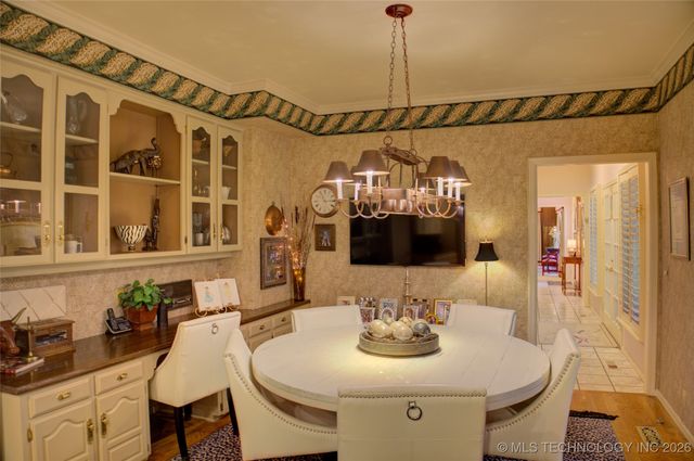 6642 S Jamestown Avenue, Tulsa, OK 74136