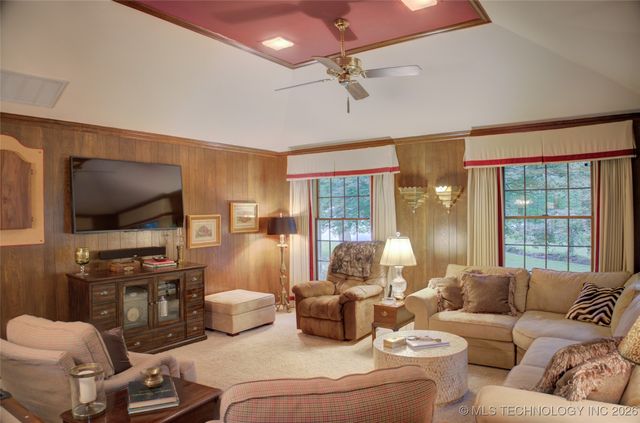 6642 S Jamestown Avenue, Tulsa, OK 74136