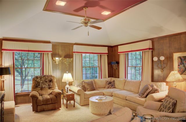 6642 S Jamestown Avenue, Tulsa, OK 74136