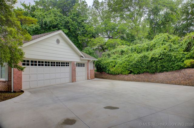 6642 S Jamestown Avenue, Tulsa, OK 74136