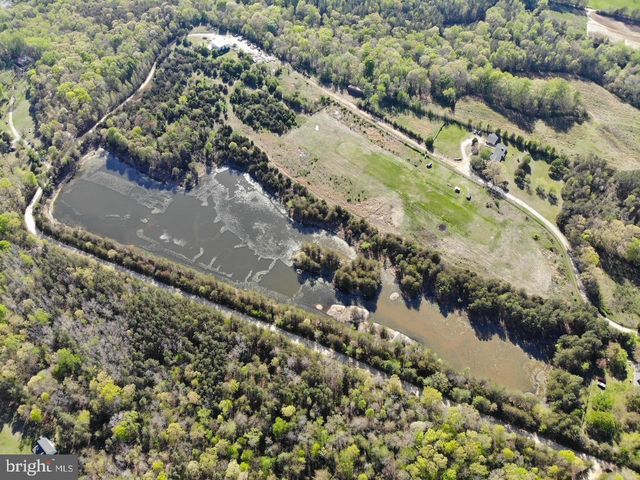 125 PERRY WINKLE LN, Fredericksburg, VA 22405