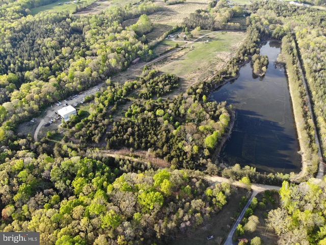 125 PERRY WINKLE LN, Fredericksburg, VA 22405