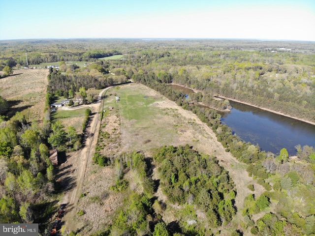 125 PERRY WINKLE LN, Fredericksburg, VA 22405