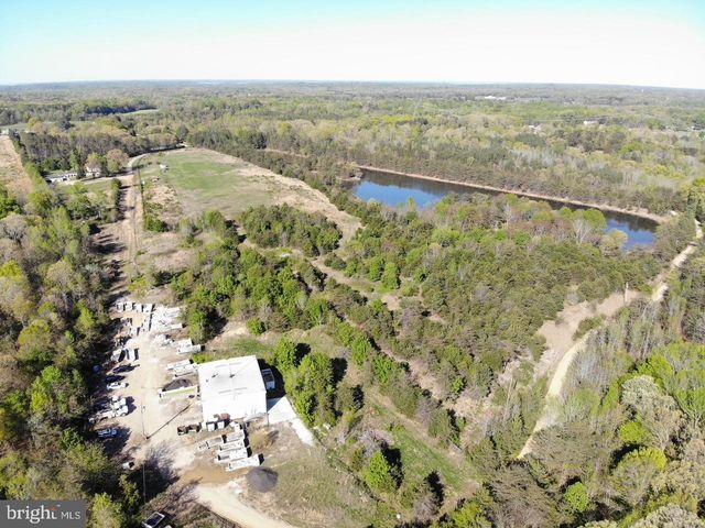 125 PERRY WINKLE LN, Fredericksburg, VA 22405