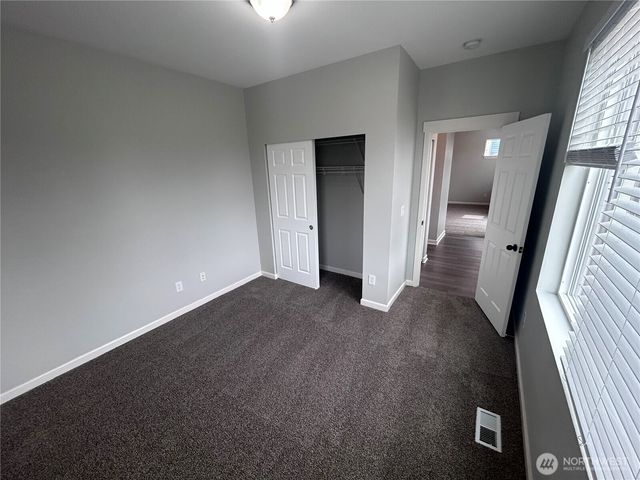 1218 32nd Street NE, Auburn, WA 98002
