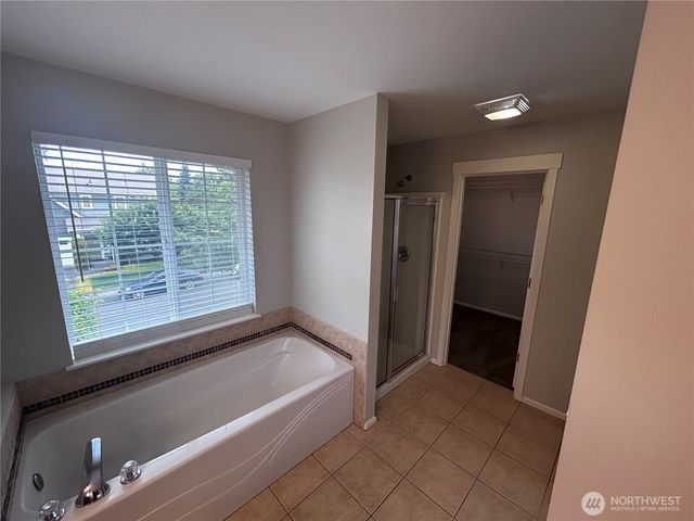 1218 32nd Street NE, Auburn, WA 98002