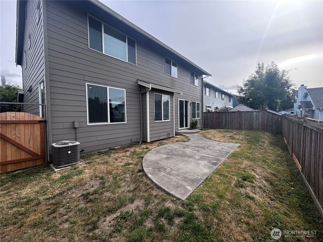 1218 32nd Street NE, Auburn, WA 98002