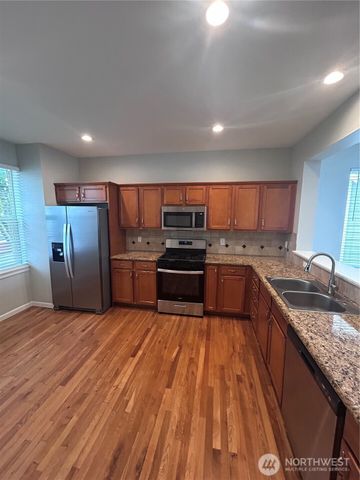 1218 32nd Street NE, Auburn, WA 98002
