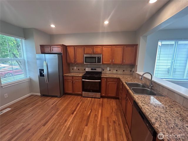 1218 32nd Street NE, Auburn, WA 98002