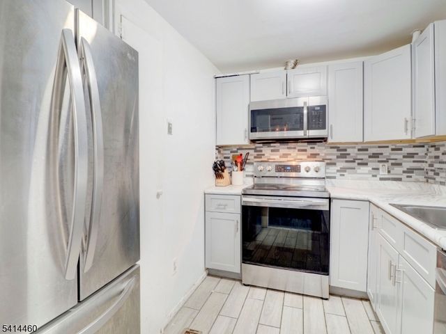 352 N Oraton Pkwy, East Orange City, NJ 07017